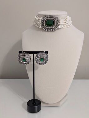Elegant White Pearl Choker Set with Emerald Centerpiece